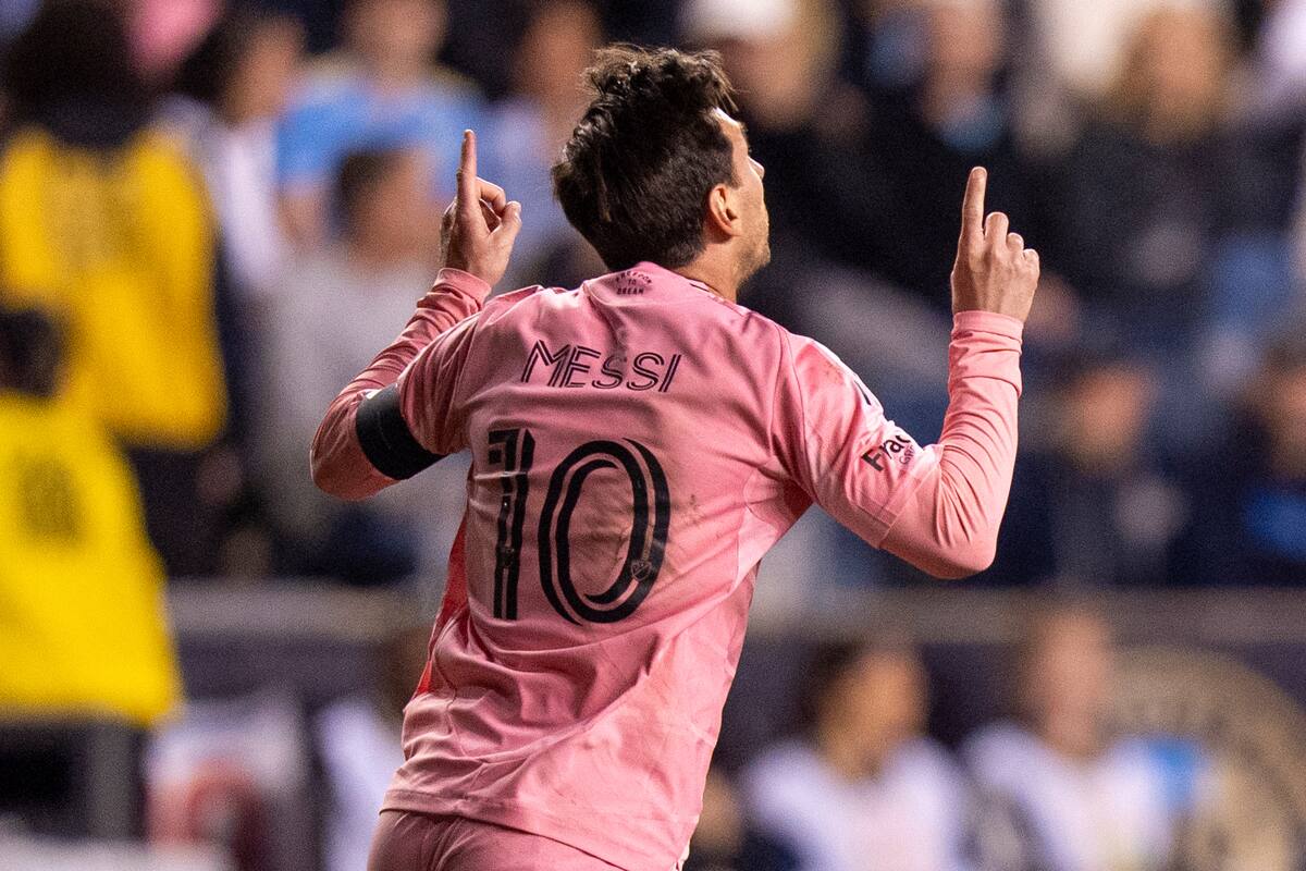 El argentino Lionel Messi, del Inter Miami, festeja tras anotar ante el Union de Filadelfia. //AP