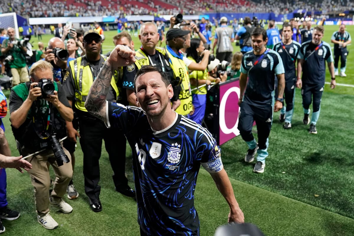 La Argentina de Lionel Messi (10) se metió en la final del Mundial y la jugará contra España. //Foto, AP: Jacob Kupferman