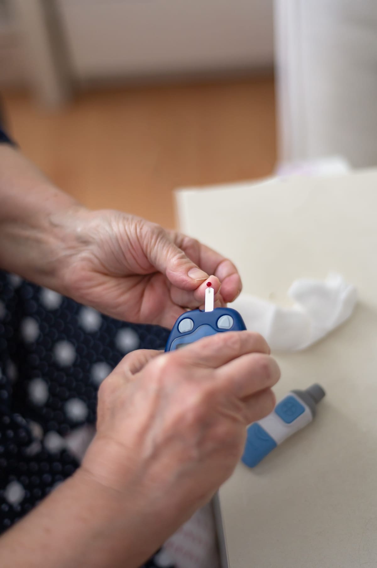 Sin diagnóstico, el paciente puede pasar años desarrollando complicaciones sin una causa clara, como diabetes de difícil control.