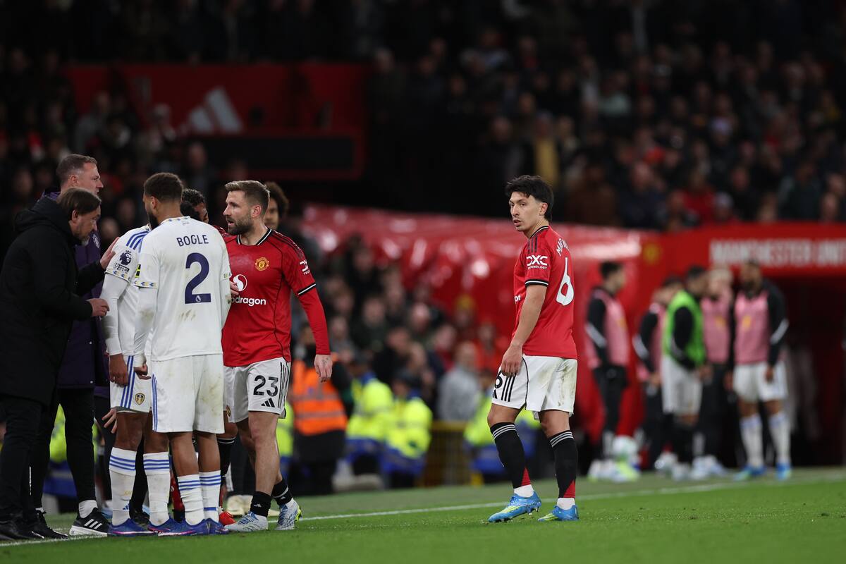 Video: La insólita expulsión de Lisandro Martínez con el Manchester United
