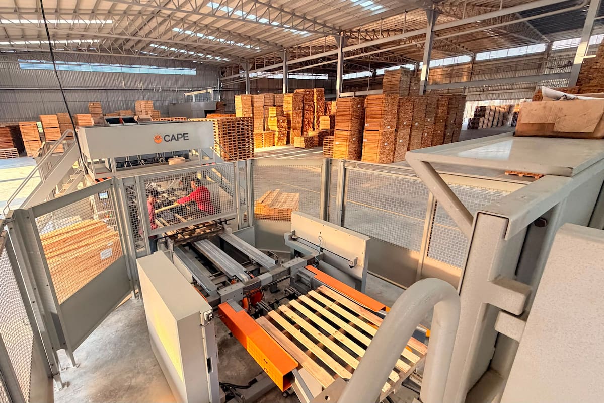Llega a Bolívar la primera línea automatizada de ensamble de estibas del país
