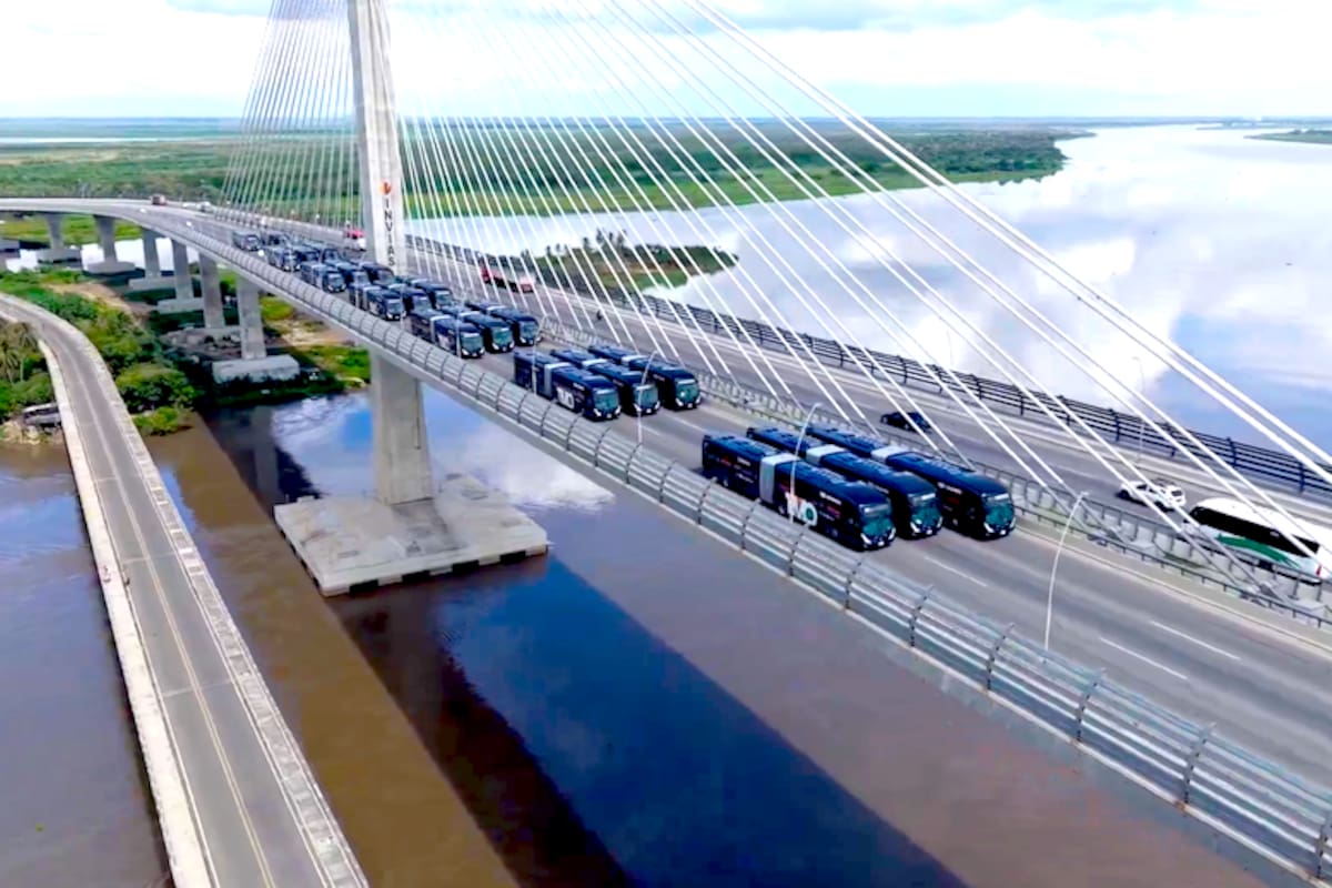 Llegaron 25 nuevos buses articulados para el Transmetro de Barranquilla