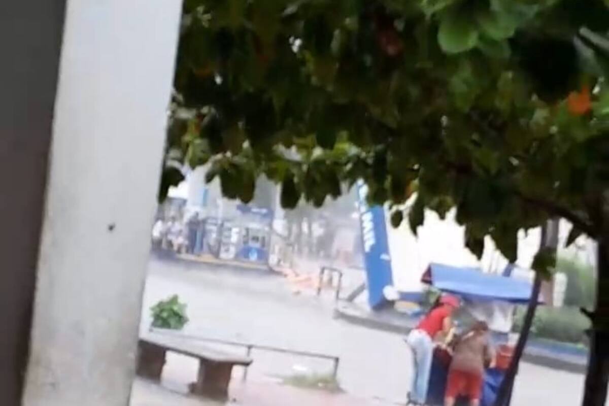 Lluvias en Cartagena: se desploma techo de gasolinera