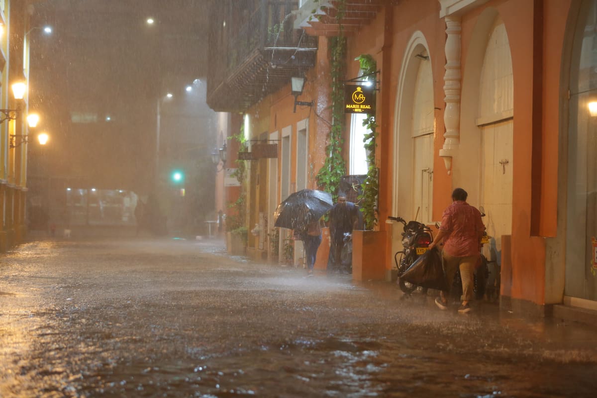 Calle del Centro Histórico inundada. // Foto: Luis Herrán - El Universal