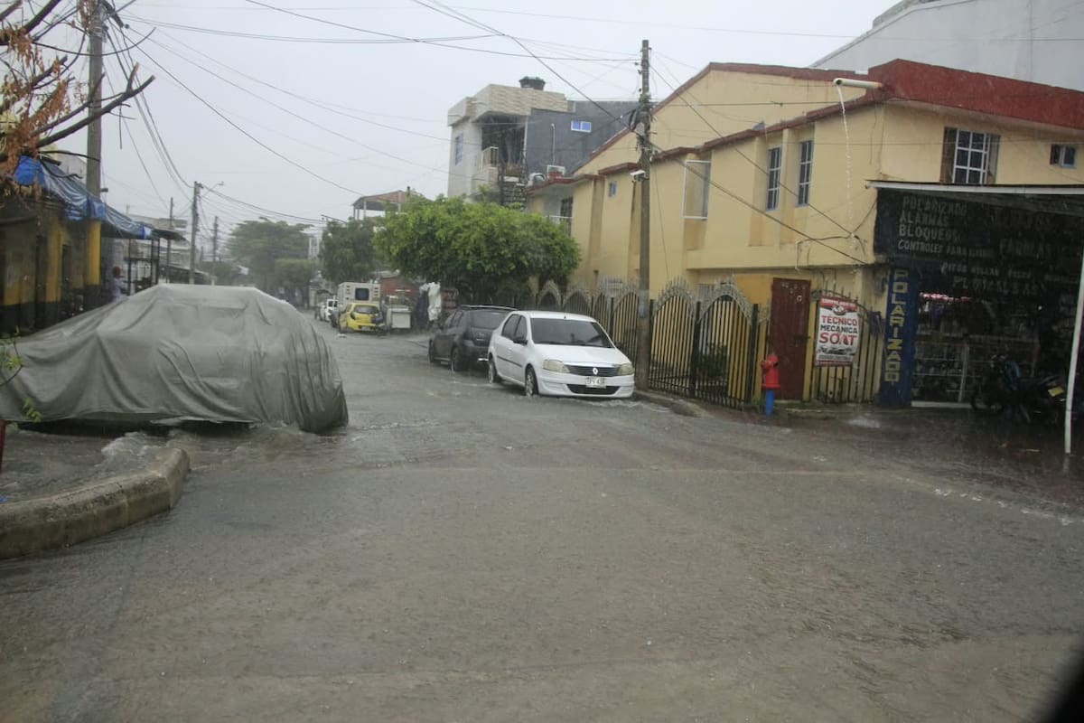 Lluvias en Cartagena este sábado. // JULIO CASTAÑO
