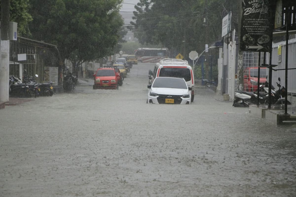 Lluvias en Cartagena este sábado. // JULIO CASTAÑO