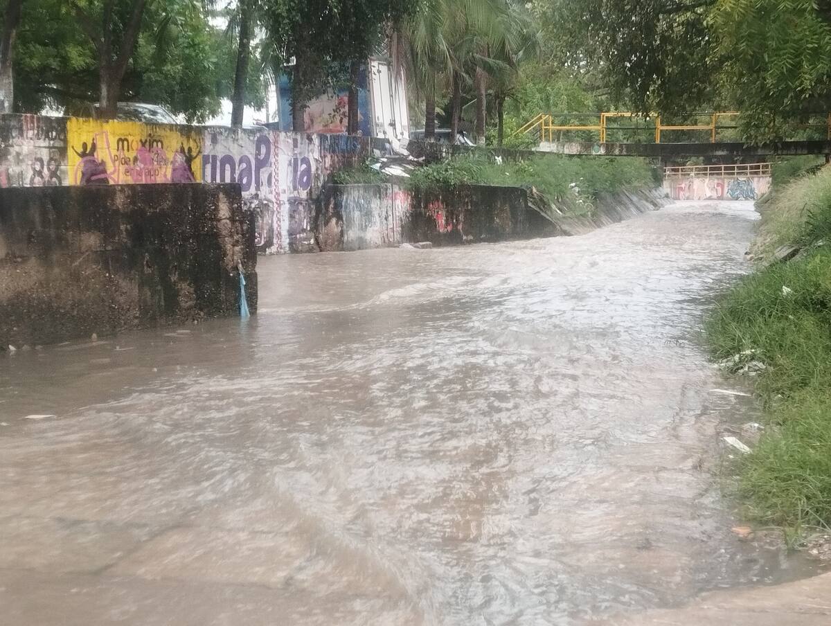 Lluvias en la mañana del 27 de diciembre en el barrio El Campestre. // Óscar Díaz - EU