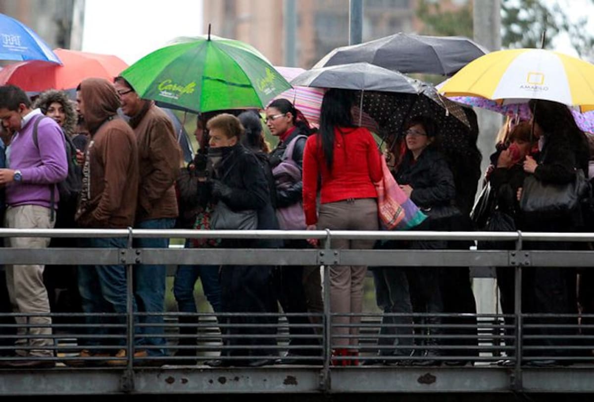 Cuando salga de casa no olvide llevar un paraguas. En cualquier momento se viene la lluvia. COLPRENSA