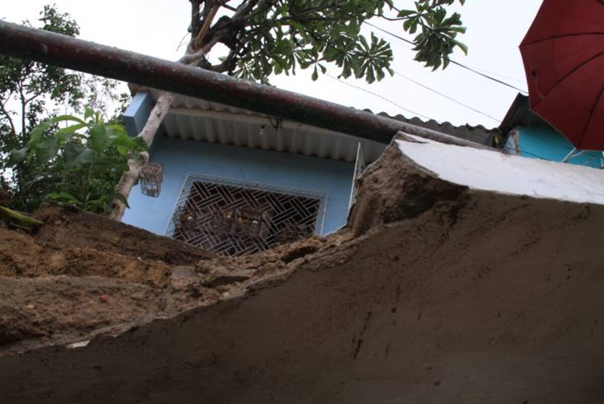 Casa en peligro inminente, en Lo Amador. Archivo