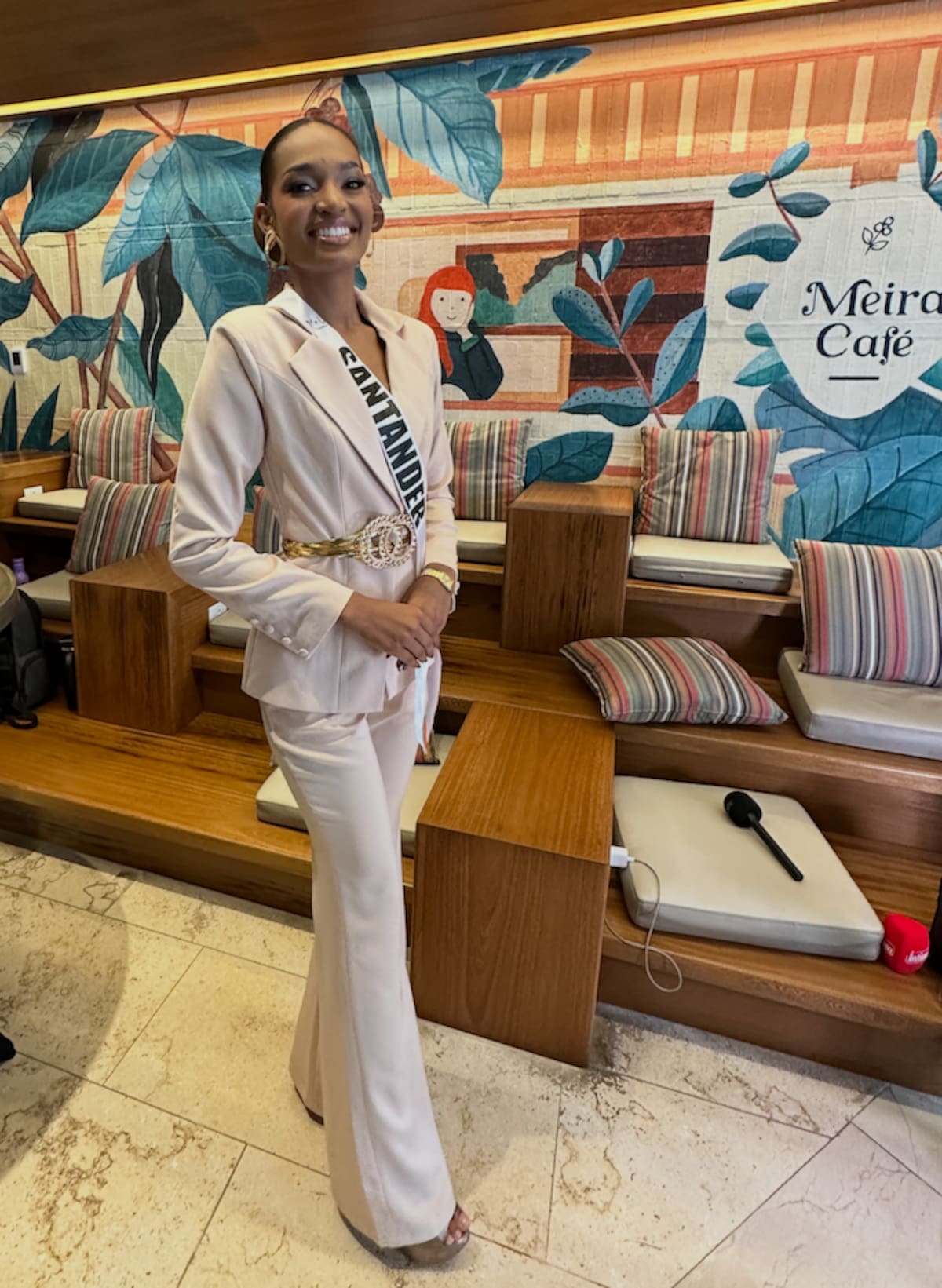 Este fue el vestido que lució Loana Briyith Ortiz Herrera, durante su entrevista con el jurado del concurso Miss Universe Colombia 2026.// El Universal.