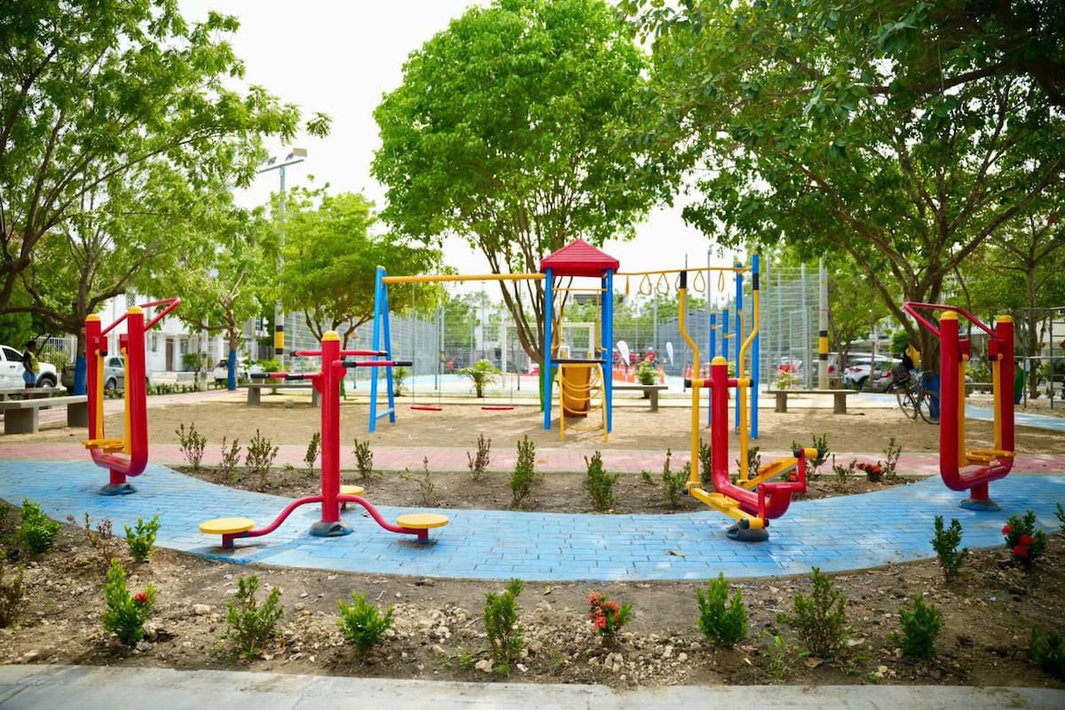 Parques renovados y más escenarios deportivos: la apuesta del Distrito en la Localidad 2