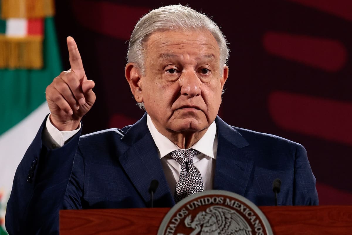 MEX4578. CIUDAD DE MÉXICO (MÉXICO), 29/07/2024.- El presidente de México, Andrés Manuel López Obrador, habla durante la rueda de prensa matutina en el Palacio Nacional, este lunes, en Ciudad de México (México). Obrador aseveró este lunes que reconocerá el triunfo del mandatario venezolano, Nicolás Maduro, si el Consejo Nacional Electoral (CNE) de Venezuela "confirma la tendencia" tras las elecciones del domingo, aunque pidió "esperar el recuento". EFE/ José Méndez