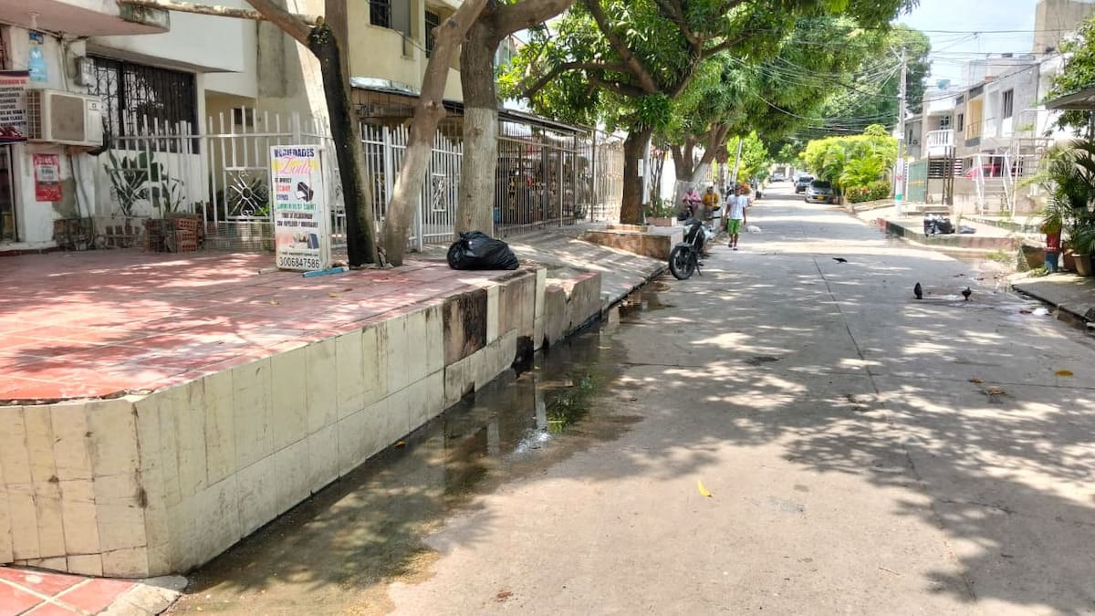 De acuerdo con Aguas de Cartagena, uno de los principales problemas identificados en Los Almendros corresponde a conexiones erradas de aguas lluvias al sistema de alcantarillado sanitario. // Foto: Luis Herrán.