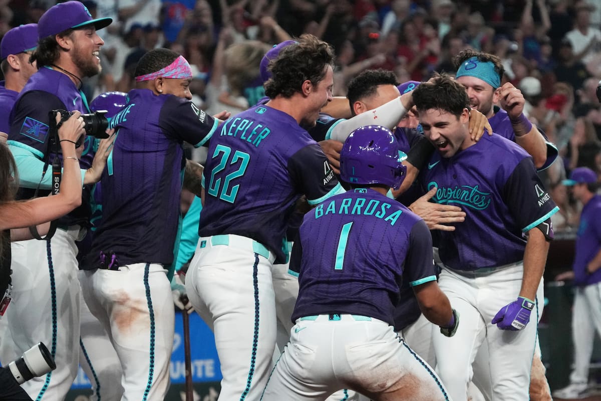 El jardinero central de los Arizona Diamondbacks, Ryan Waldschmidt (15), contra los Los Ángeles Dodgers. //Foto, AP: Rick Scuteri