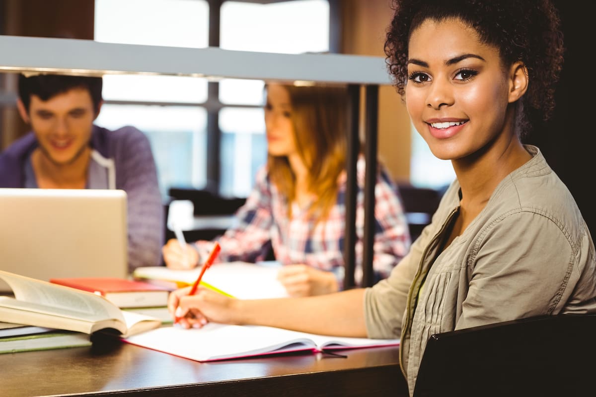 Los jóvenes y el futuro de Colombia: educación y primeros empleos