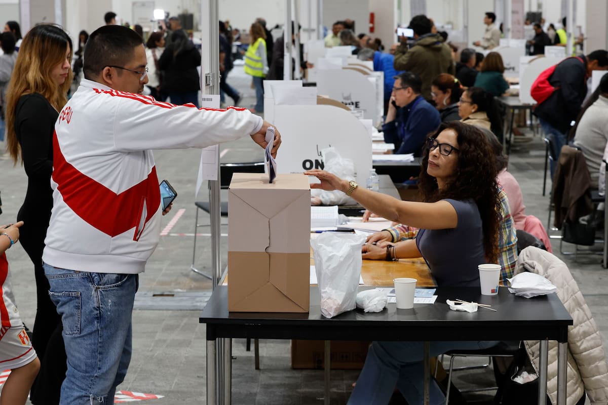 Perú vota por su noveno presidente en 10 años: récord de inestabilidad política