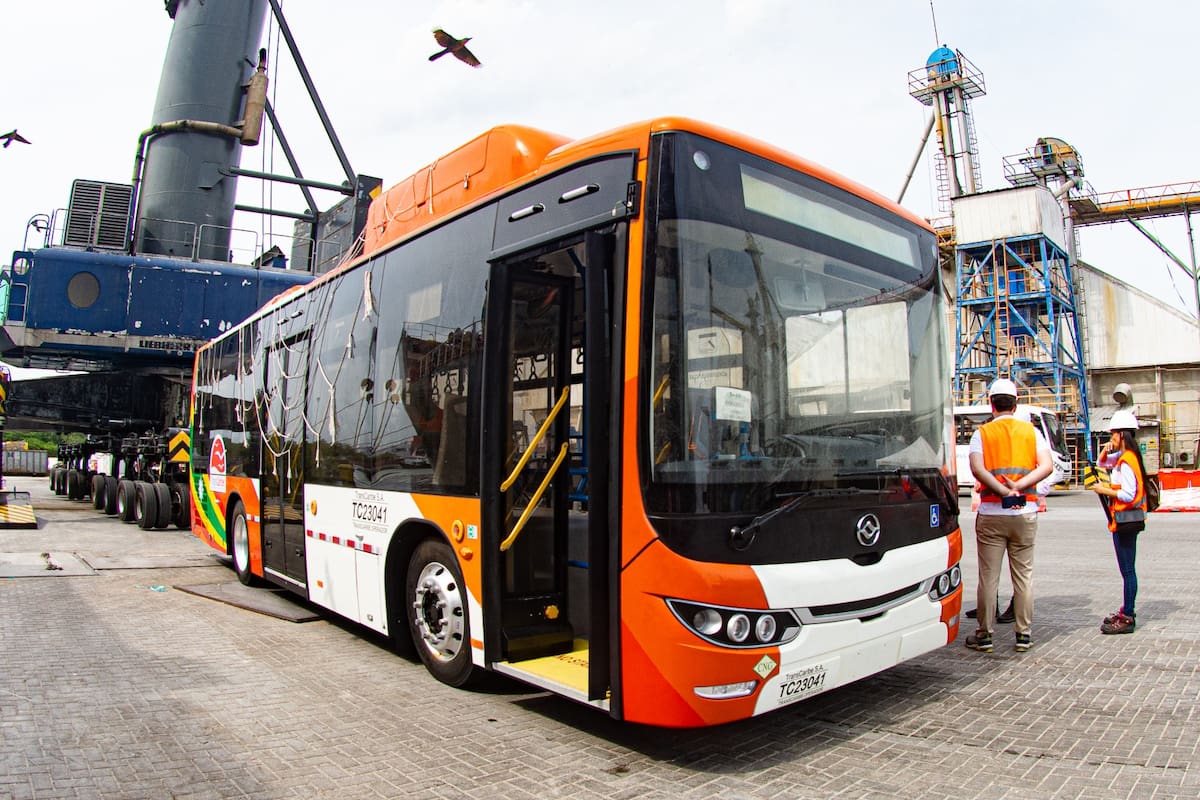 En este momento, se está adelantando el trámite de importación de los 17 busetones ante el Ministerio de Industria y Comercio. // Foto: cortesía - Alcaldía de Cartagena