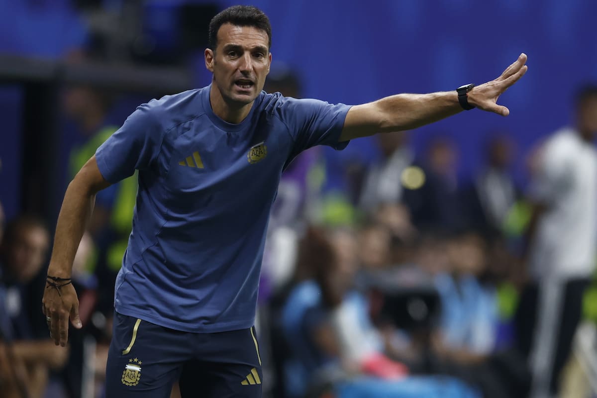 Lionel Scaloni, durante el partido de semifinales entre Inglaterra y Argentina. //Foto, EFE: WILL OLIVER