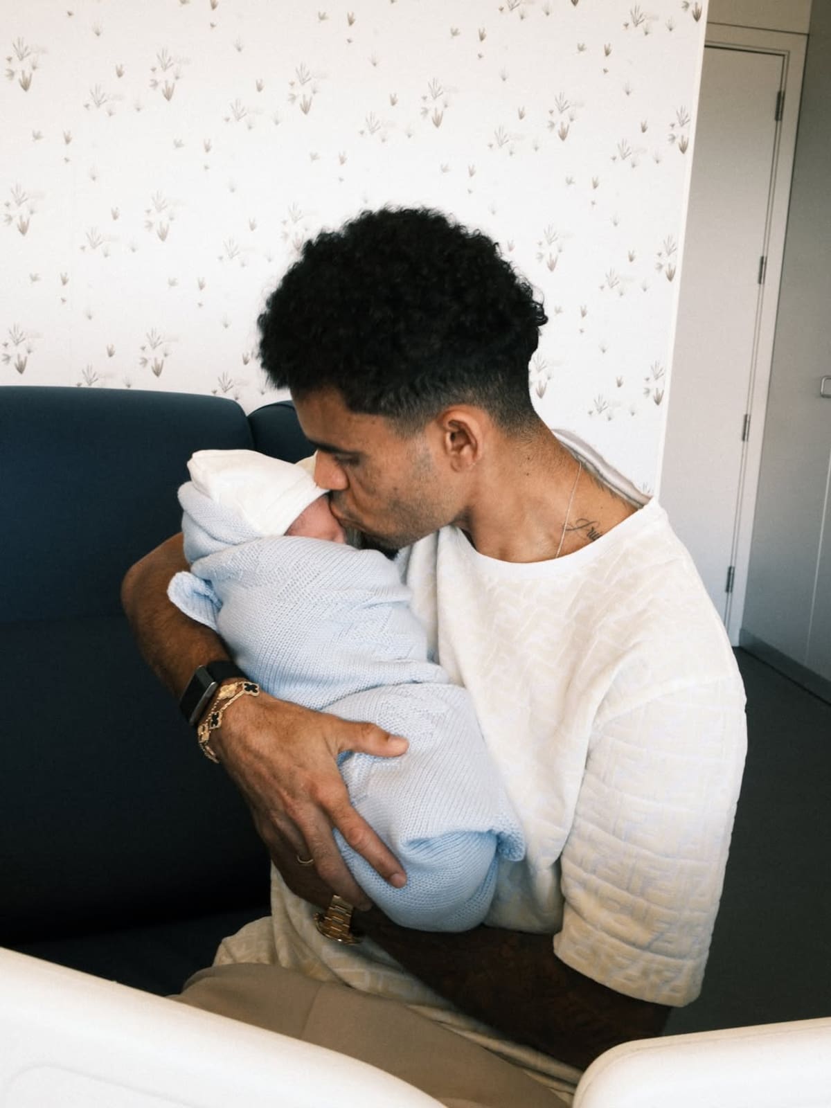 Luis Díaz confirmó el nacimiento de Fernando, su primer hijo varón, junto a Gera Ponce. /FOTO: Instagram @gera25ponce.