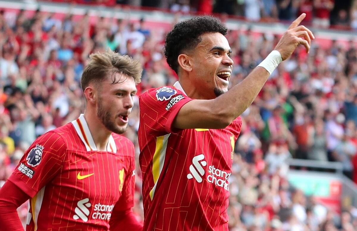 Luis Díaz puede renovar con Liverpool, pero hay equipos que quieren llevárselo. //EFE