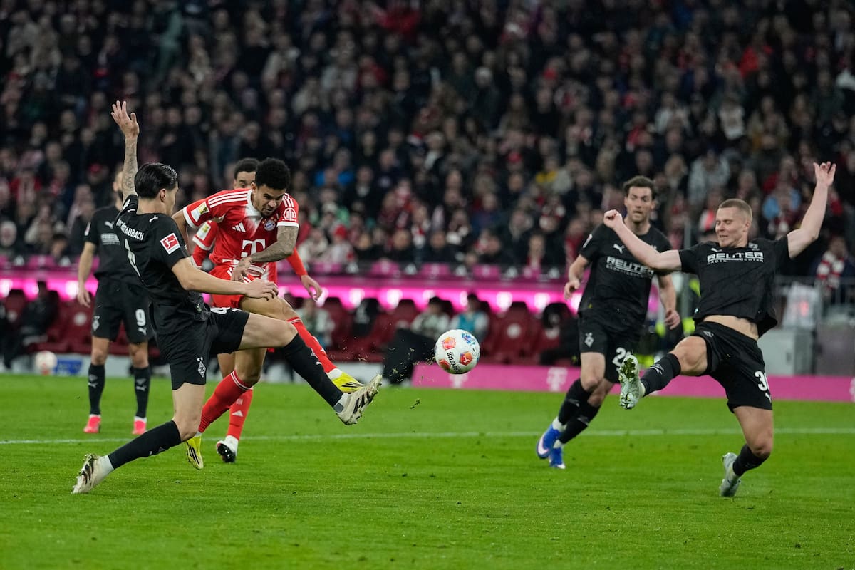 Luis Díaz marcó un golazo en la victoria del Bayern Múnich sobre Borussia Mönchengladbach por la fecha 25 de la BUndesliga. //Foto, AP: Matthias Schrader