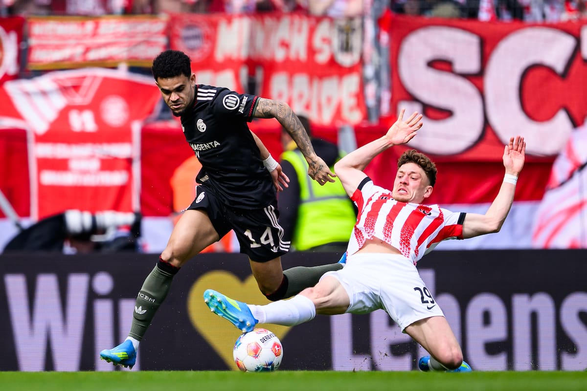 Luis Díaz disputó los noventa minutos en la remontada del Bayern Múnich ante el Friburgo. //Foto, AP: Tom Weller/dpa
