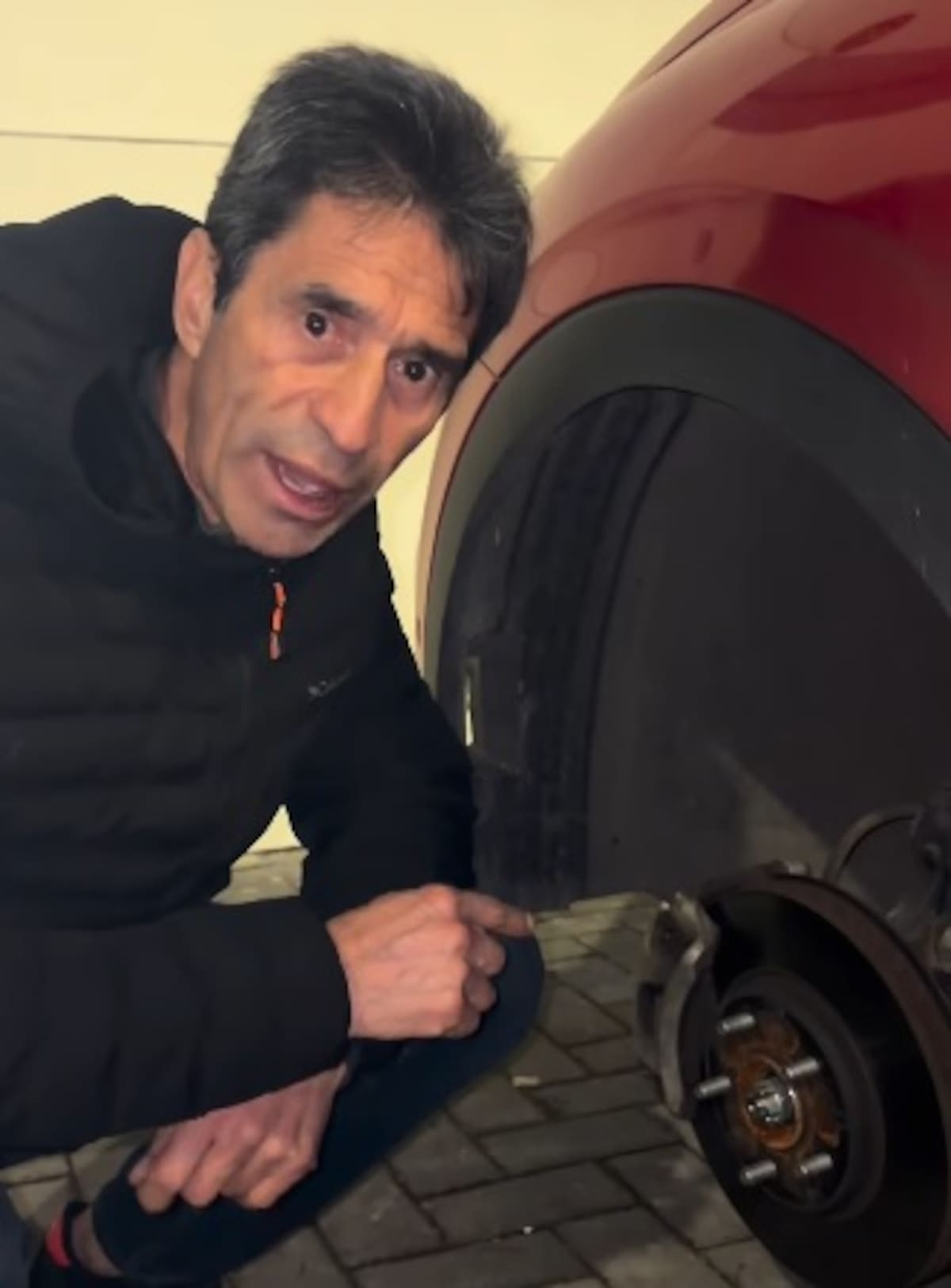 Periodista de Noticias Caracol denuncia robo al carro de su hijo. //Foto captura de video.