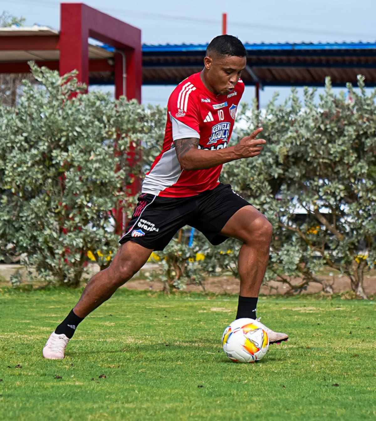 Luis Fernando Muriel, atacante de Junior, de anotar un gol ante Nacional, se convertirá en goleador del Torneo Apertura de la Liga BetPlay Dimayor I.// Cortesía @JuniorClubSA.