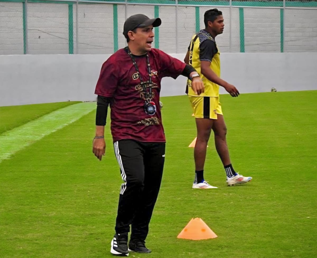 Luis Gómez, director técnico o de la Selección Colombia masculina de médicos.//Cortesía Organización de Médicos.