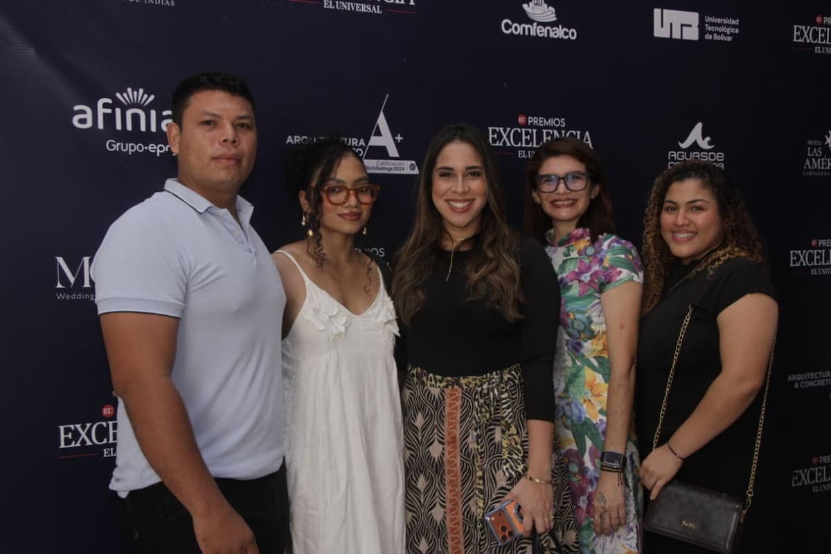 Luis Villadiego, Fiorella Flórez, Gina López, Candelaria Lambraño y Daniela Salazar.