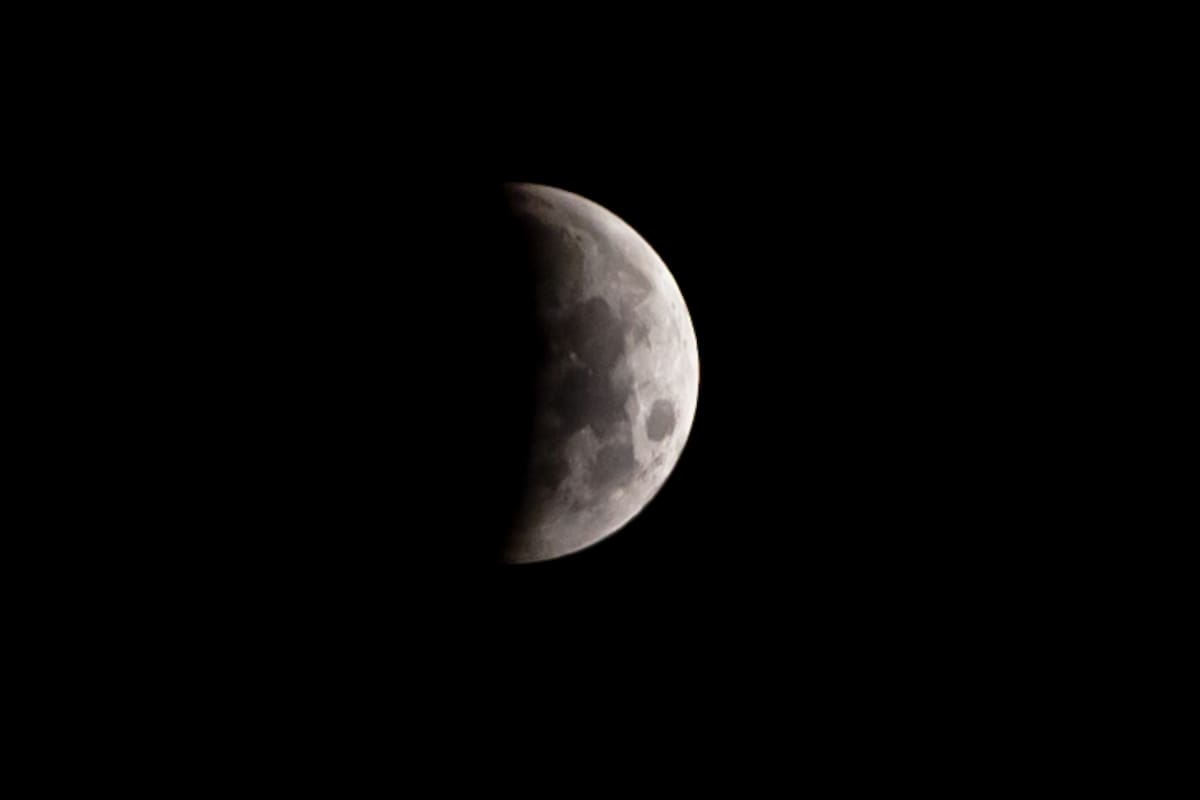 Así podrás ver la “luna sonriente” que aparecerá antes del amanecer