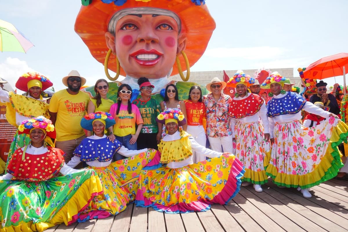 Macrofiguras que le dan vida a las Fiestas de Independencia de Cartagena. // Foto: cortesía.