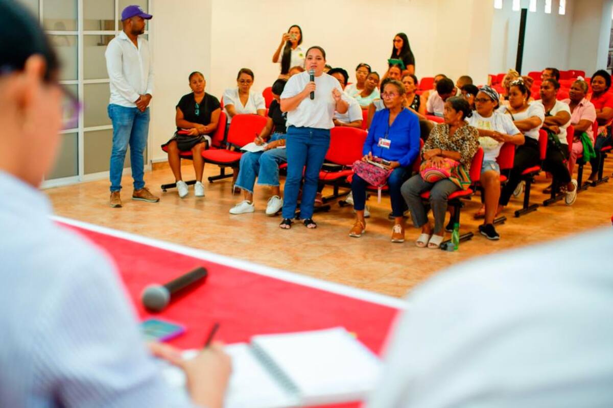 Distrito escuchó necesidades de madres cuidadoras de Cartagena