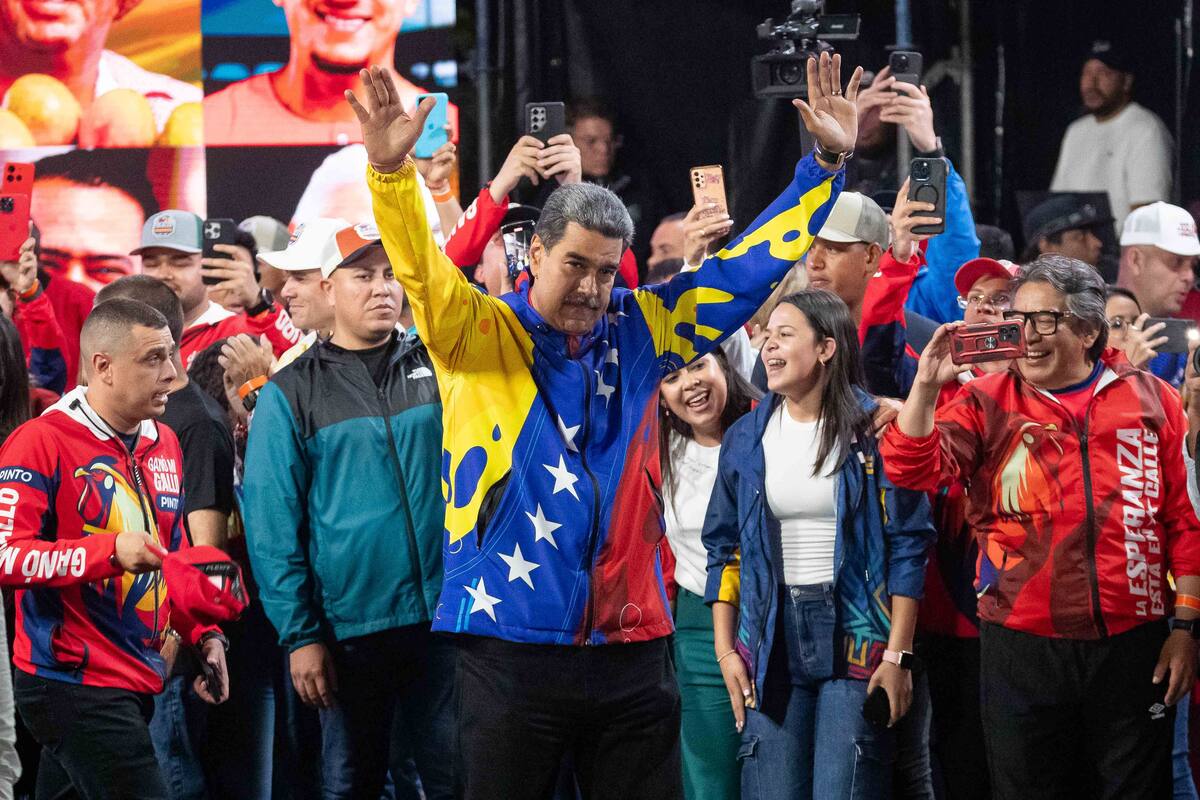 Consejo Nacional electoral proclama a Nicolás Maduro como presidente