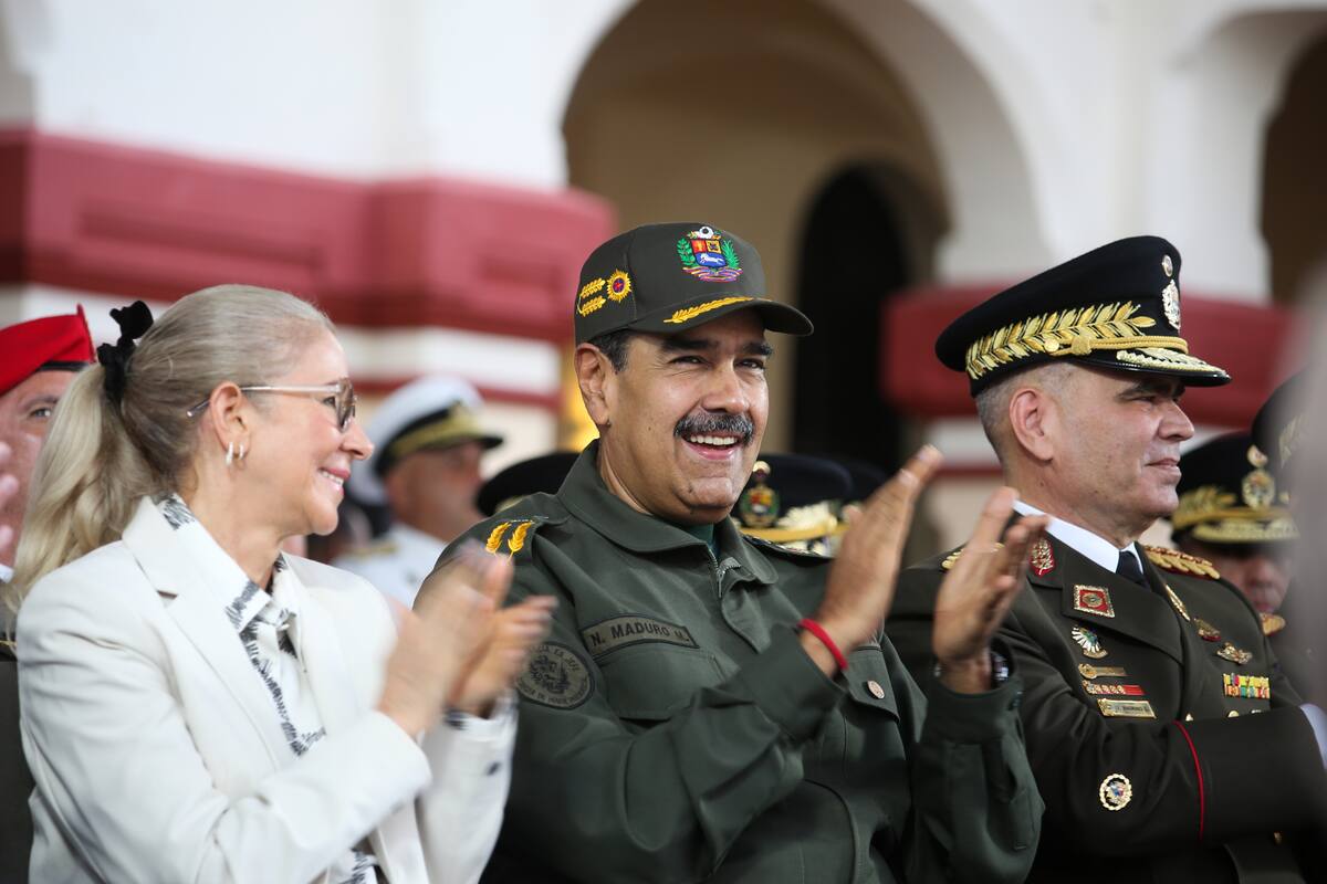 CARACAS (VENEZUELA), 15/10/2024.- Maduro reafirmó que el 10 de enero de 2025 asistirá a la sede de la Asamblea Nacional (Parlamento) para jurar como jefe de Estado reelecto. EFE/ Prensa Miraflores / SOLO USO EDITORIAL/ SOLO DISPONIBLE PARA ILUSTRAR LA NOTICIA QUE ACOMPAÑA (CRÉDITO OBLIGATORIO)