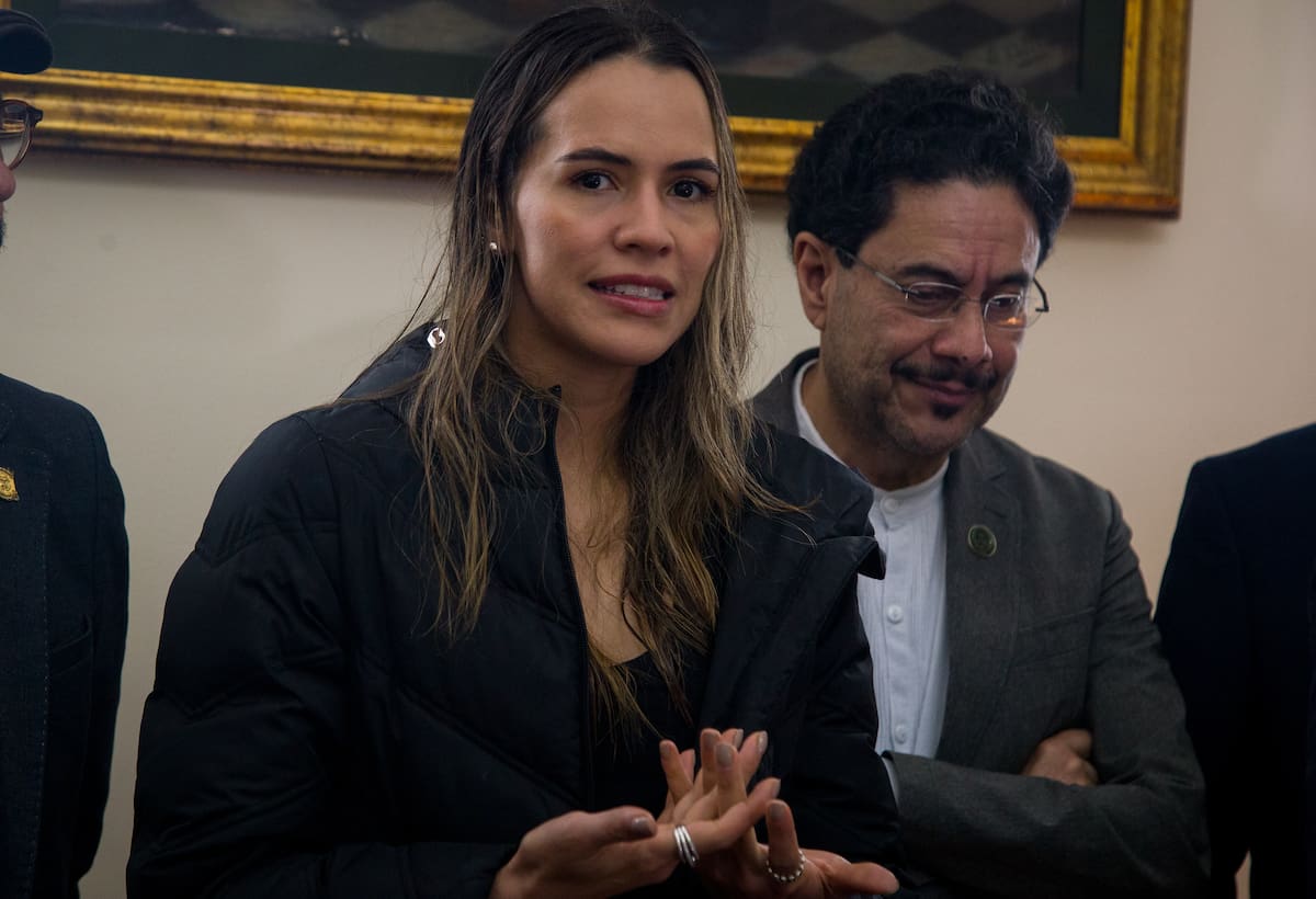 La senadora María Fernanda Carrascal, junto al senador Iván Cepeda. // Foto: Colprensa - Catalina Olaya.