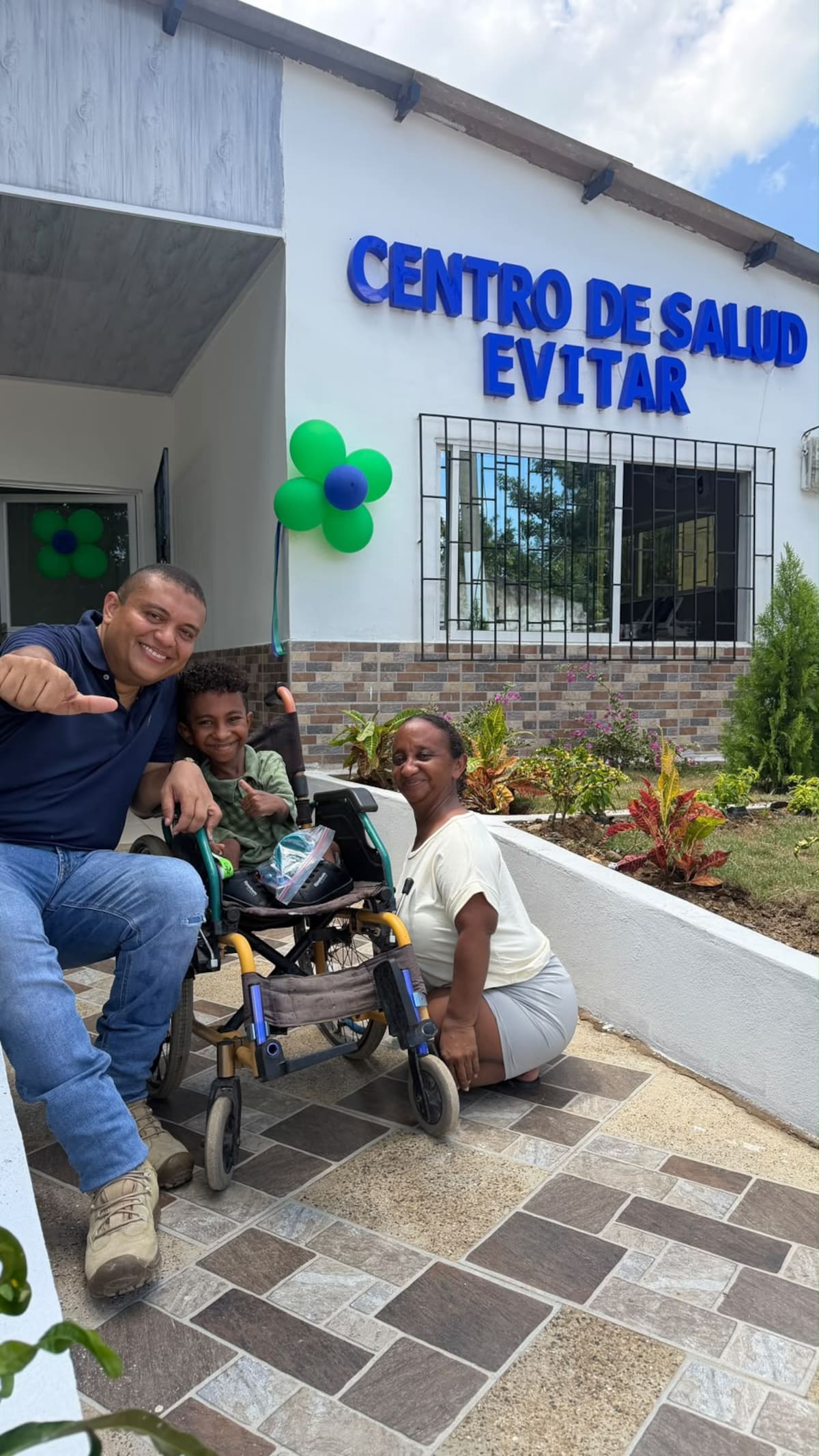 El influencer Isaac Abdala le agradeció al alcalde por la renovación del centro asistencial // Foto: cortesía.