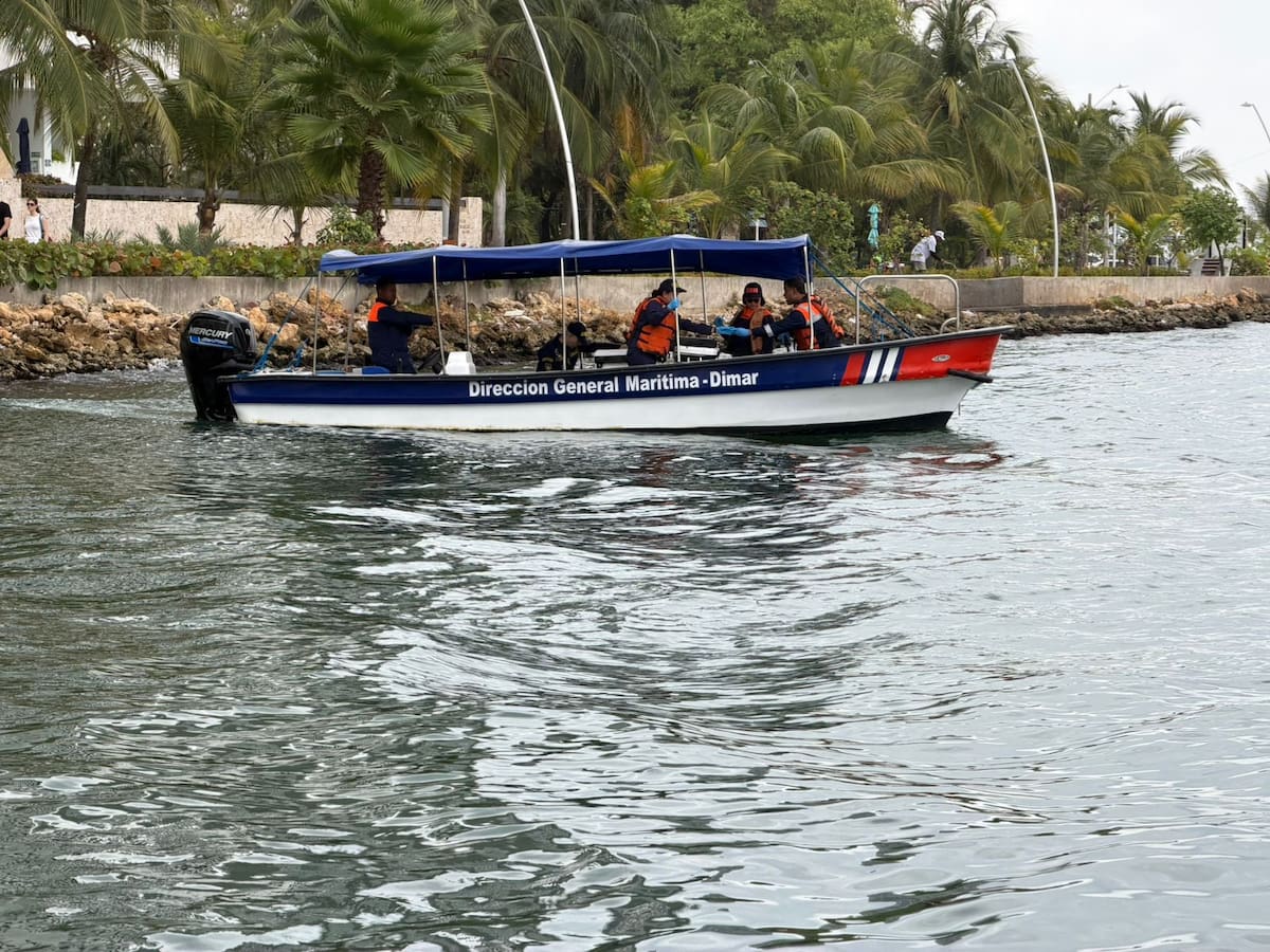 Revelan origen de la extraña mancha en Castillogrande en Cartagena. // Foto: Cortesía.
