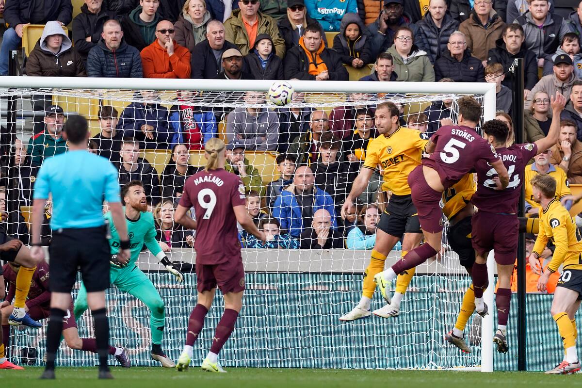 Manchester City remonta un difícil partido por Premier en la última jugada