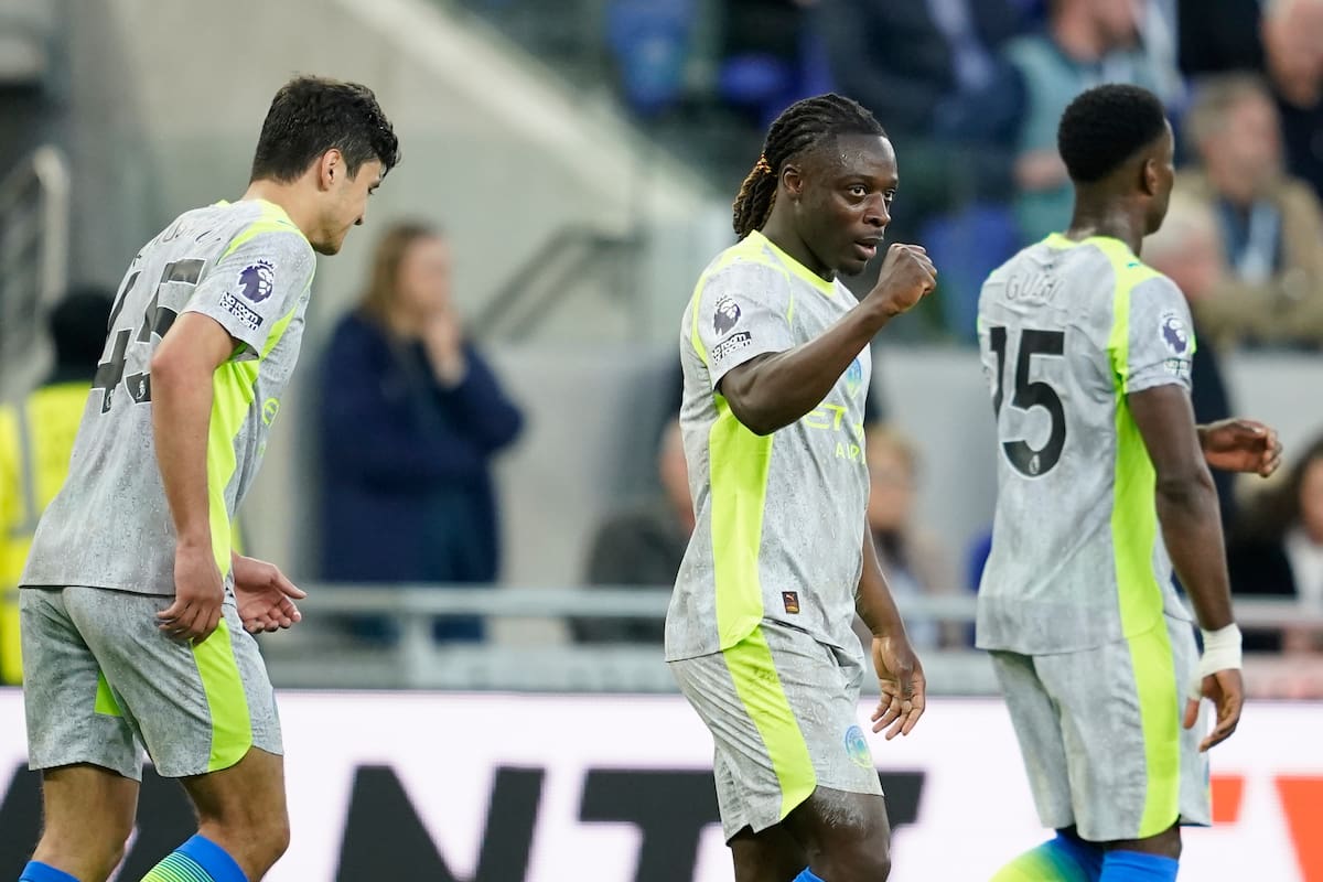 Manchester City terminó rescatando un empate en su visita a Everton por la Premier League. //Foto, AP: Dave Thompson