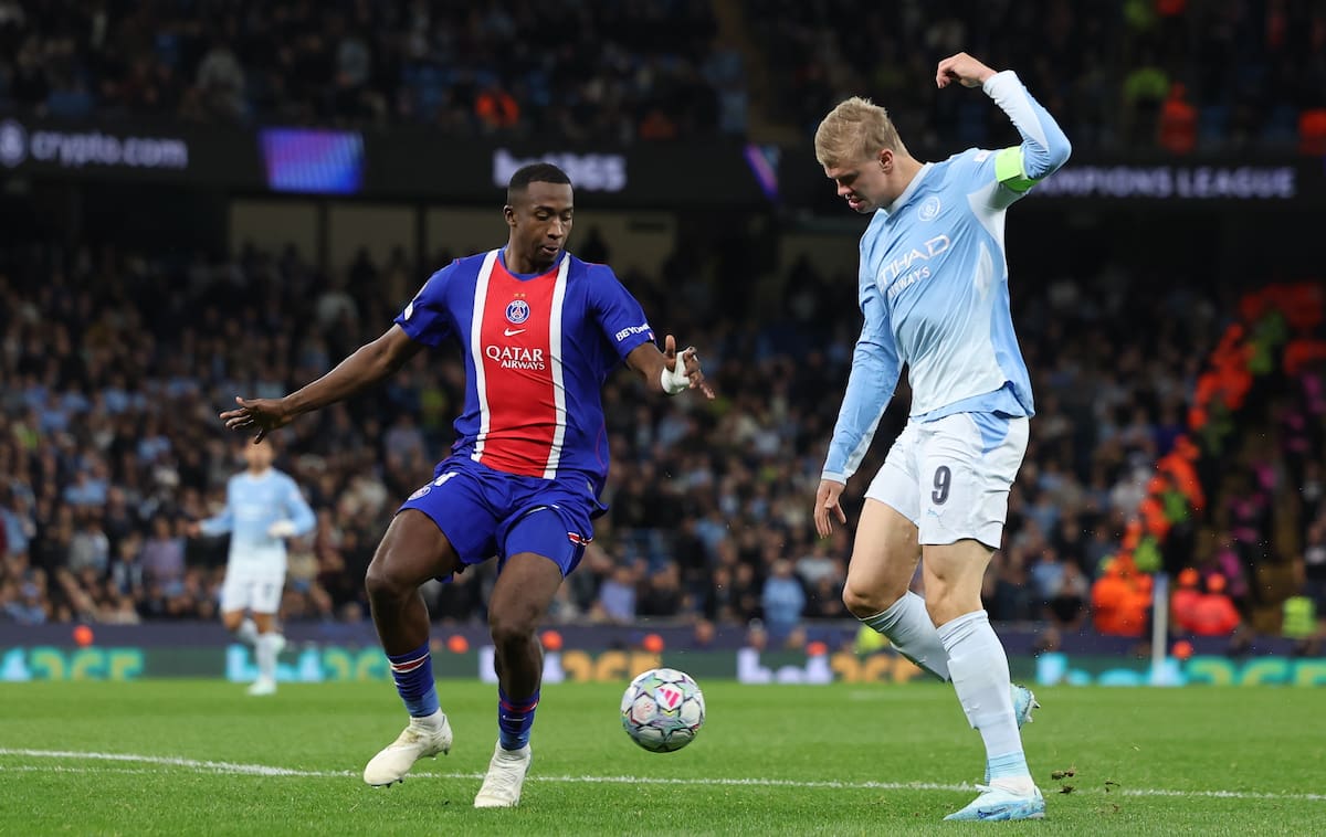 El noruego Erling Haaland tuvo varias oportunidades para marcar al PSG en la segunda jornada de la UEFA Champions League. //Foto, EFE: ADAM VAUGHAN