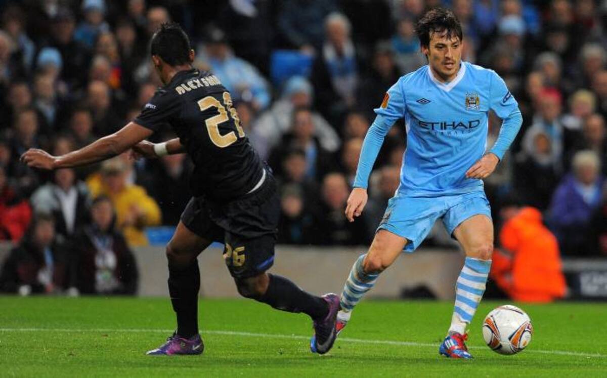 El centrocampista español, David Silva, prolongó su contrato con el Manchester City hasta 2017 AFP