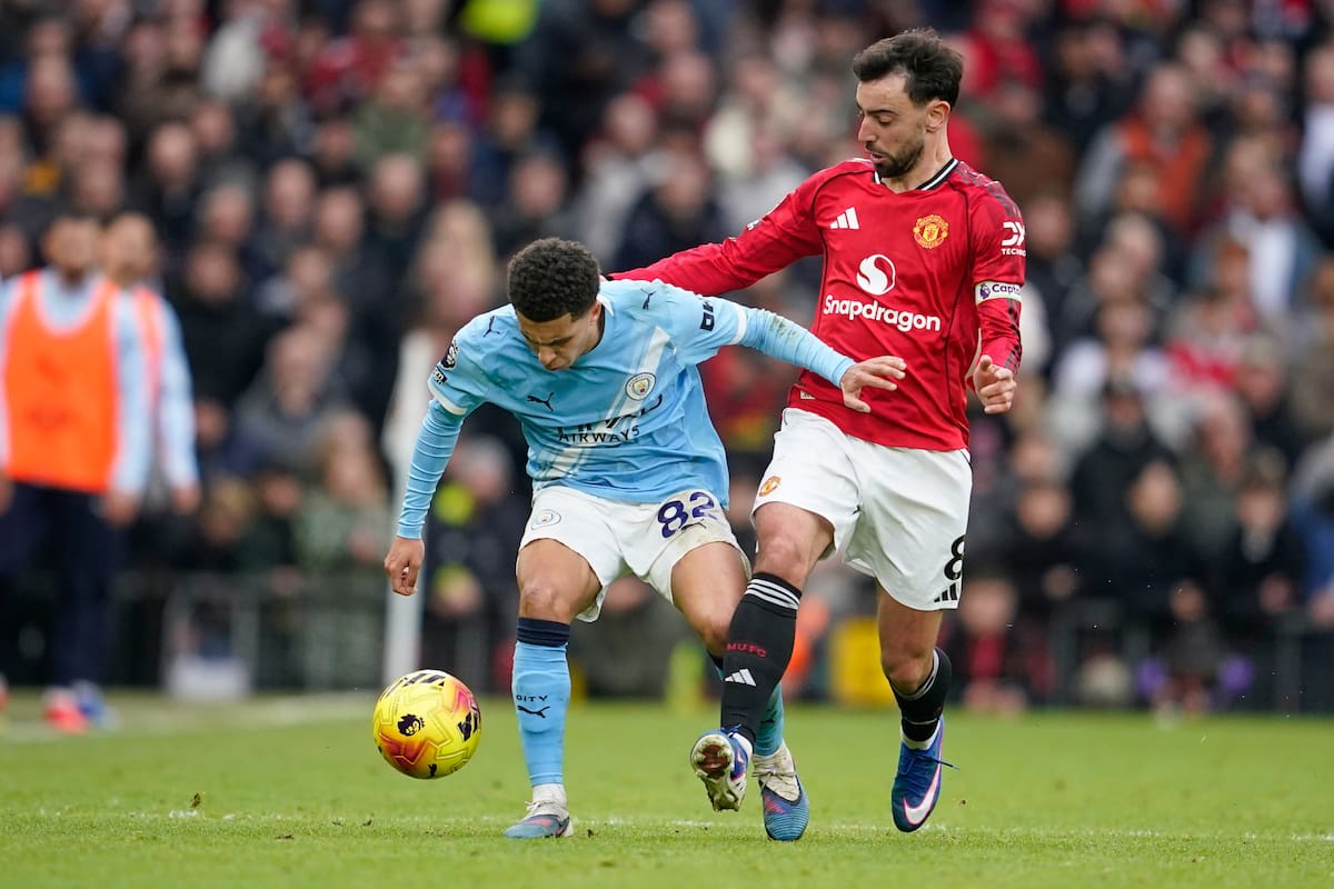Manchester United fue superior al Manchester City en el 'Derbi' por la Premier League. //Foto, AP: Dave Thompson