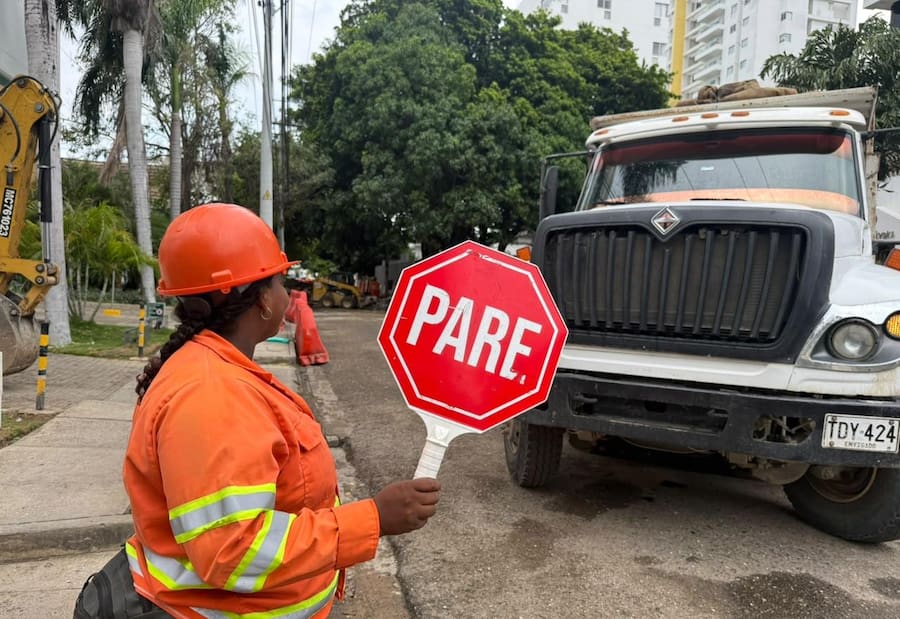 Obras en la tercera avenida de Manga obligan a desviar el tráfico: así quedaron las nuevas rutas