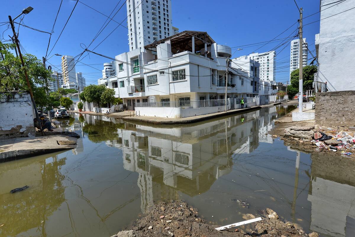 Manga es uno de los barrios que sufre las inundaciones que dejan las lluvias y la marea alta. // Foto: cortesía
