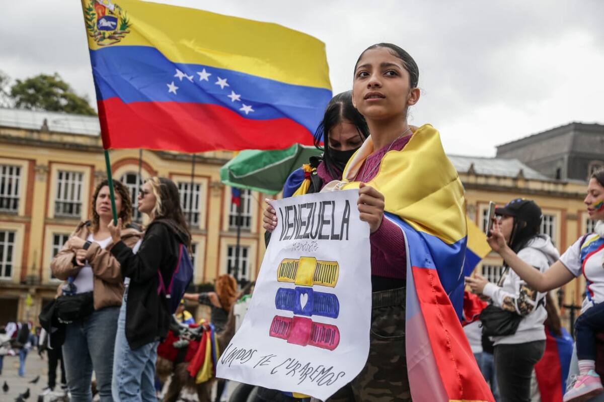 Manifestación masiva en Bogotá, Colombia por crisis en Venezuela. // Foto: Colprensa