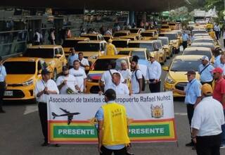 “No toleraremos que bloqueen el aeropuerto”: Dumek ante paro de taxistas