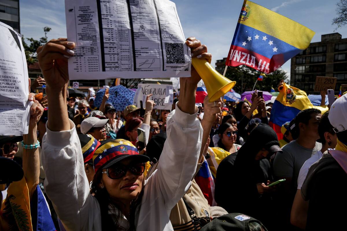 Manifestantes en Bogotá. // Foto: Colprensa