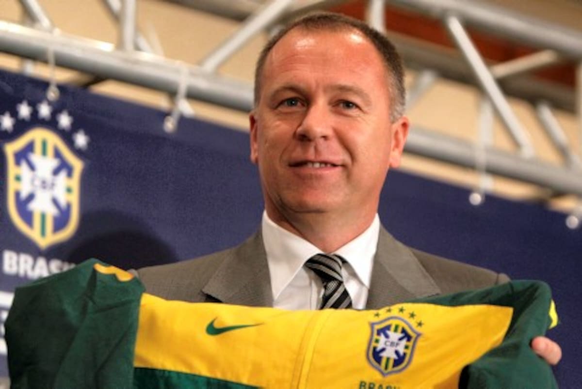 Mano Menezes fue presentado hoy como nuevo DT de Brasil AP Felipe Dana