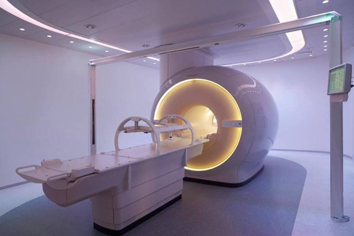 Hombre muere en hospital al ser arrastrado por maquina de resonancia magnética